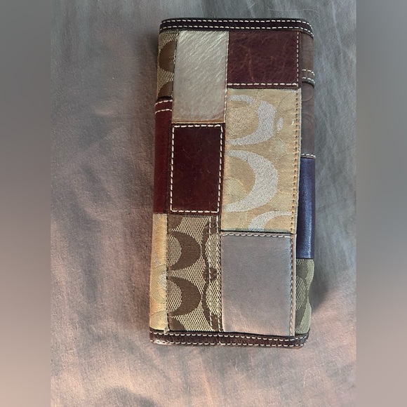 Coach Wallet - Picture 4 of 4